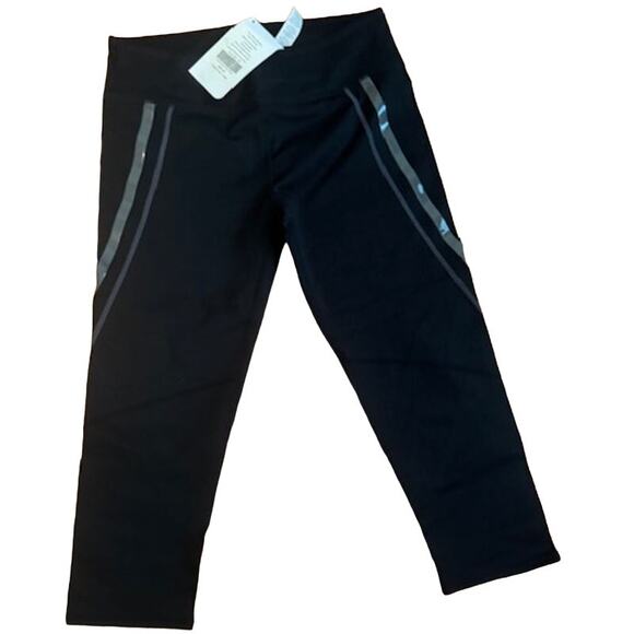 NWT Fabletics Rylie Capri Black M - Picture 2 of 5